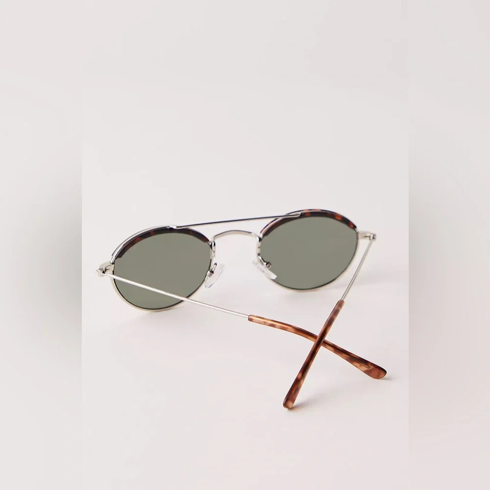 Free People Retro Bohemian Bradley Tortoise Round Aviator Sunglasses - Picture 7 of 9